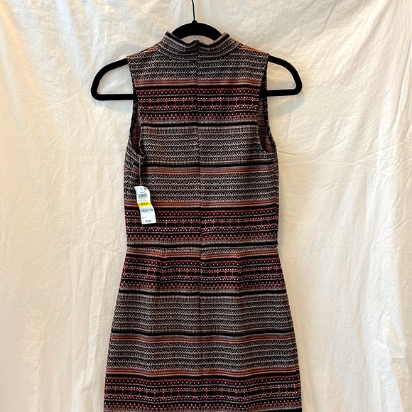 **NWT** Women’s Bar III Med Sleeveless Multicolored Dress 🍁perfect for fall🍁 - Picture 6 of 8